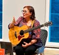 Uxía celebra 40 anos de traxectoria musical na UNED dentro do ciclo Fiadeiras